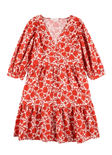 Vestido rojo floral como ejemplo de fotografía plana