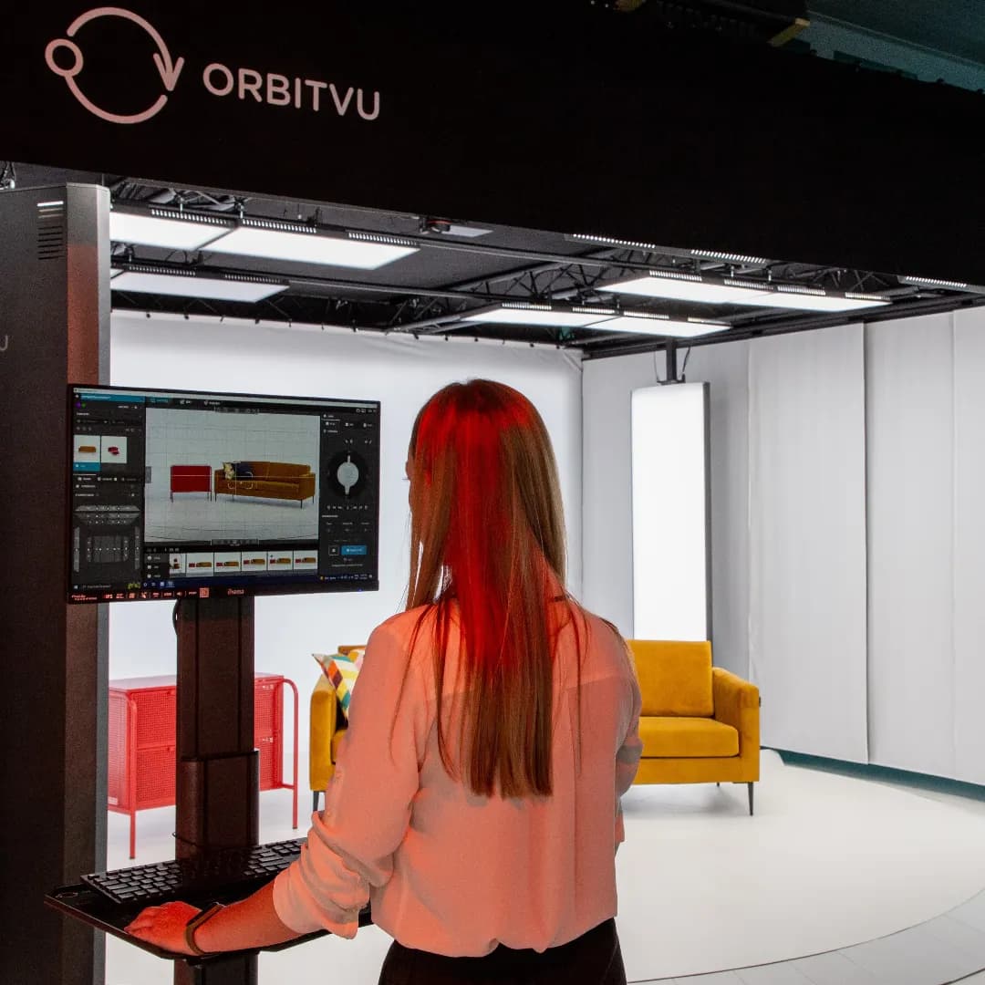 Flujo de trabajo del estudio Orbitvu de fotografía de mobiliario con operador