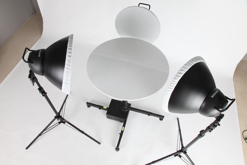 Plataforma giratoria 360° (Orbitvu MIDI) en un estudio